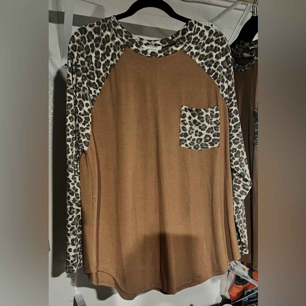 Saddle brown Long Sleeve T-shirt with leopard pocket
